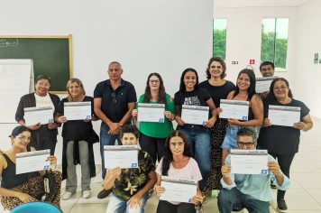 Bolsistas do Programa Municipal de Qualificação e Cidadania recebem certificados 