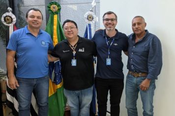 Prefeito e Secretário de Desenvolvimento recebem representantes do SEBRAE, para reativação da unidade 