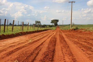 Prefeitura está realizando a recuperação das estradas rurais 