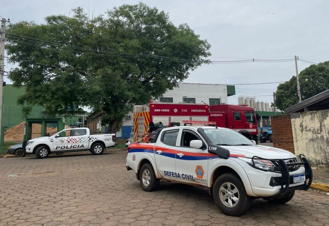 Defesa Civil de Cerqueira César e Corpo de Bombeiros debelam incêndio em residência no São Lucas 
