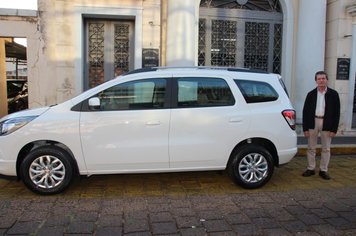 Prefeitura adquire veículo para transporte de pacientes 