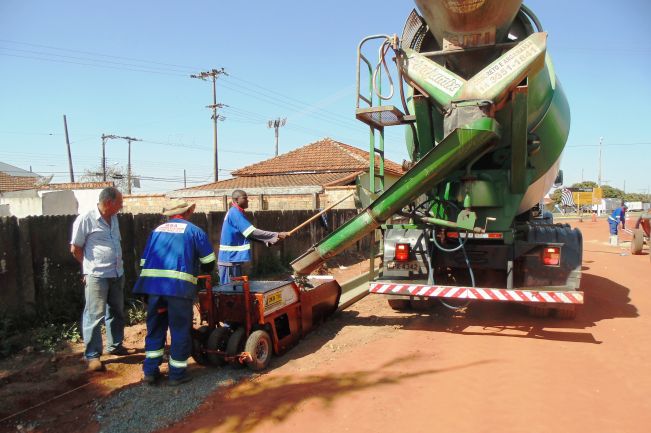 Obras de pavimentação na Zeni Petito