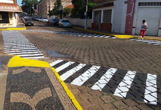 DEMUTRAN sinaliza as vias públicas 