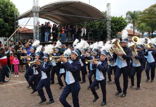 Desfile Cívico marca os 107 anos do Município de Cerqueira César 
