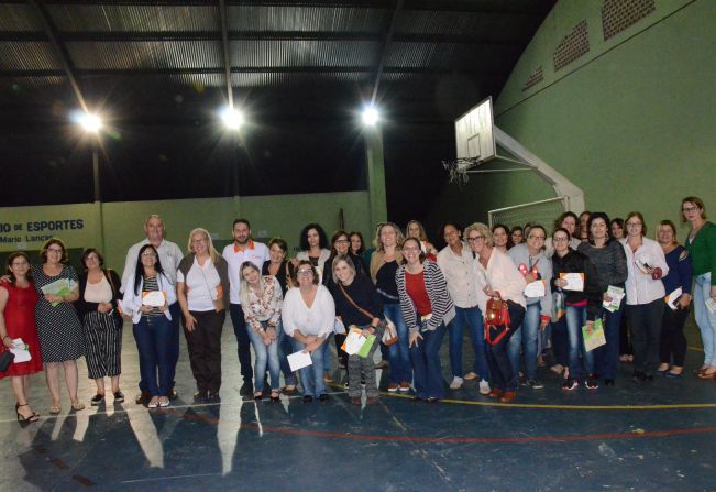 Secretaria Municipal debate a importância Família na Escola 