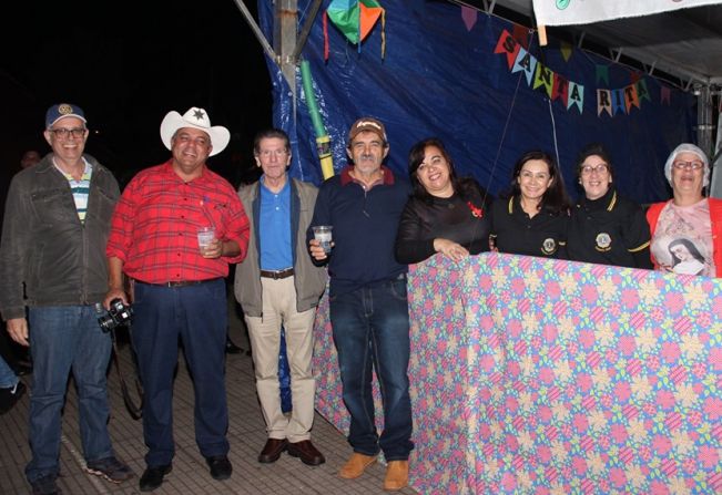 Entidades comemoram o sucesso do Arraiá na Praça 